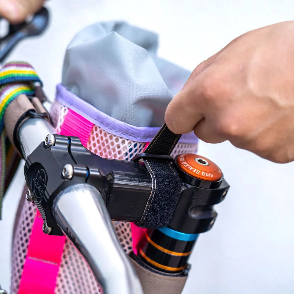 Blue Lug Mesh Stem Pouch